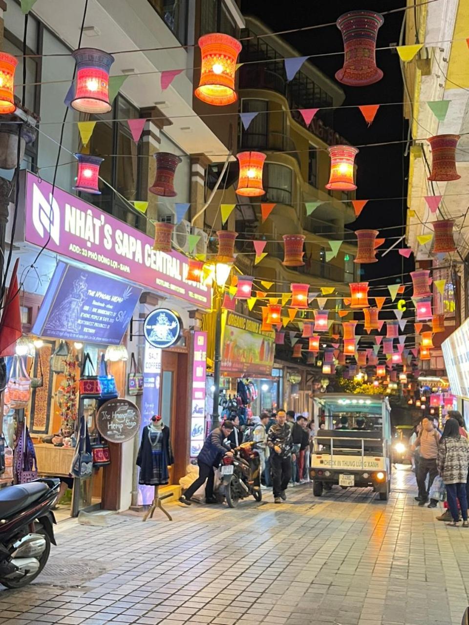 Nhat Sapa Hostel Exteriör bild